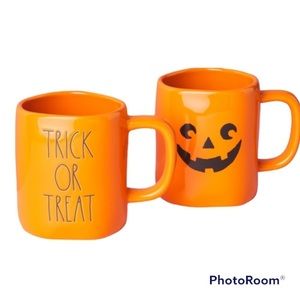 Halloween “Trick or Treat” Mugs